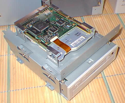 �h���C�u�x�C