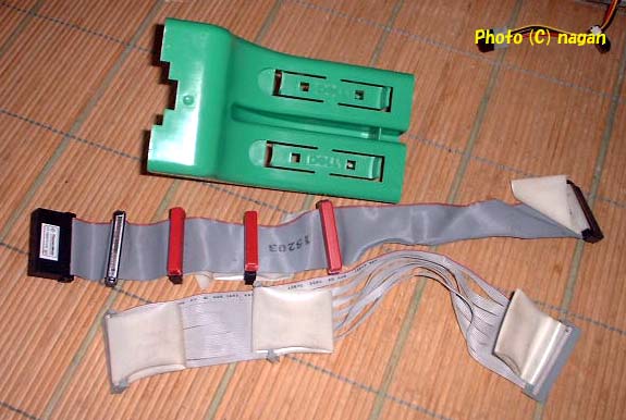 SCSI�P�[�u��